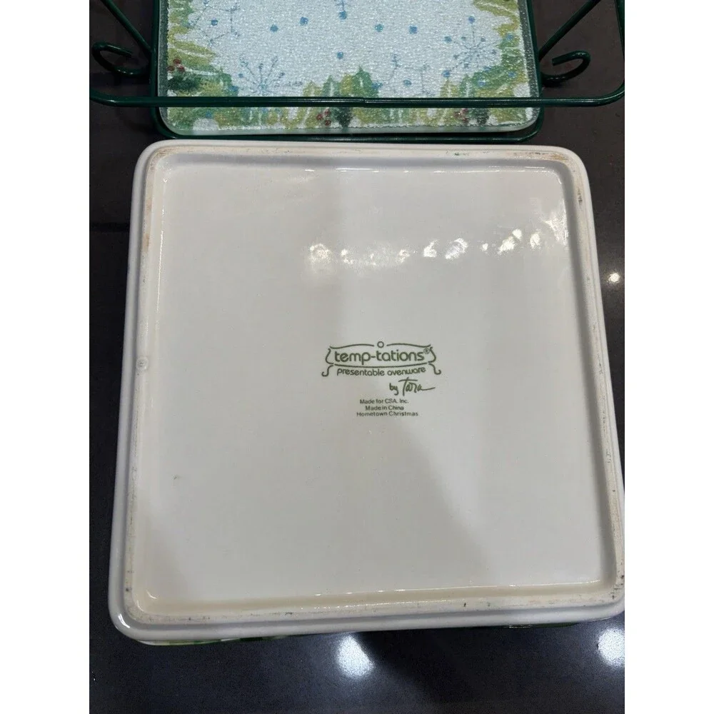 Temp-tations by Tara Hometown Christmas Large 9” Dish With Trivet Lid Wire Rack